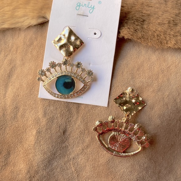 Large Rhinestone Eye Earrings - Picture 5 of 6